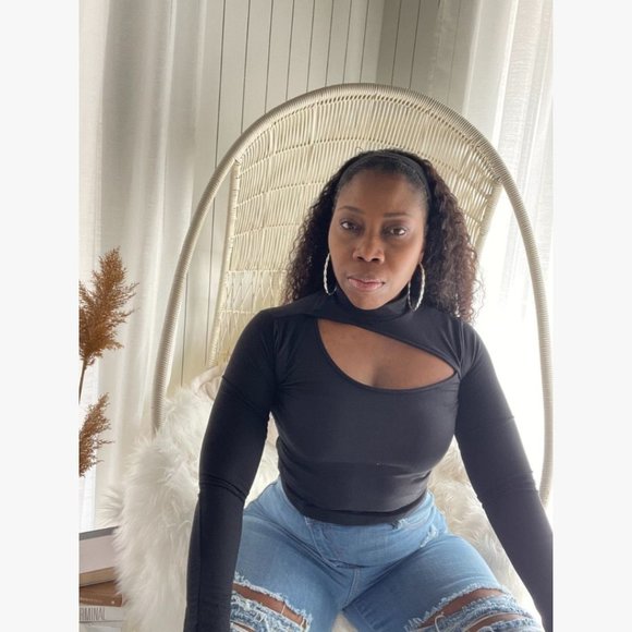 (NWT) Long Sleeve Cut Out Double Layer / Long Crop Top - Black - Picture 3 of 4